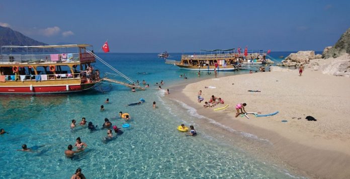 Turizm Cenneti Antalya’da Sezon Açıldı